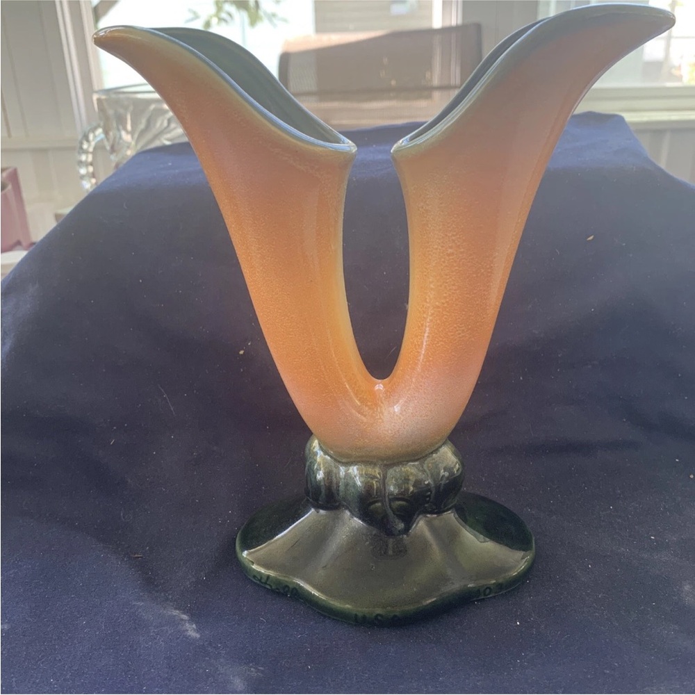Vintage Hull pottery Calla Lilly design